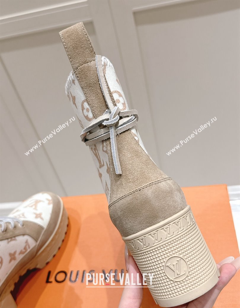 Louis Vuitton Laureate Platform Desert Platform Ankle Boot in Monogram Wool and Suede Beige 2024 1ADCGP (MD-241224042)