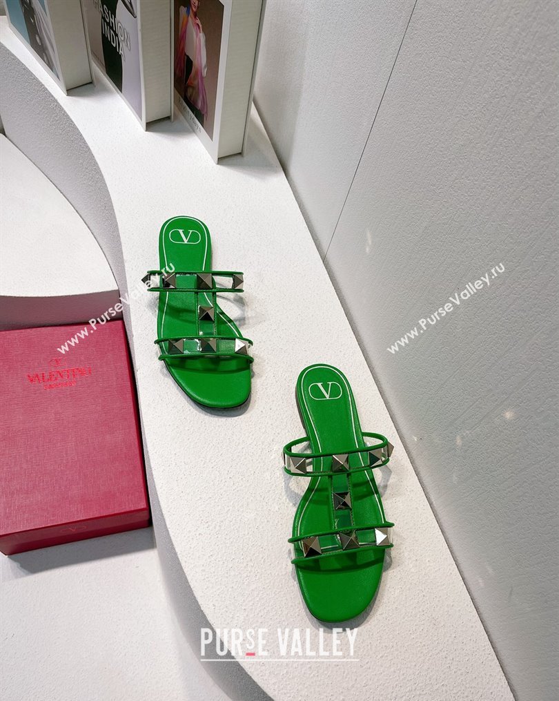 Valentino Roman Stud Flat Slide Sandals in Leather and PVC Green 2023 VT102704 (MD-231027104)