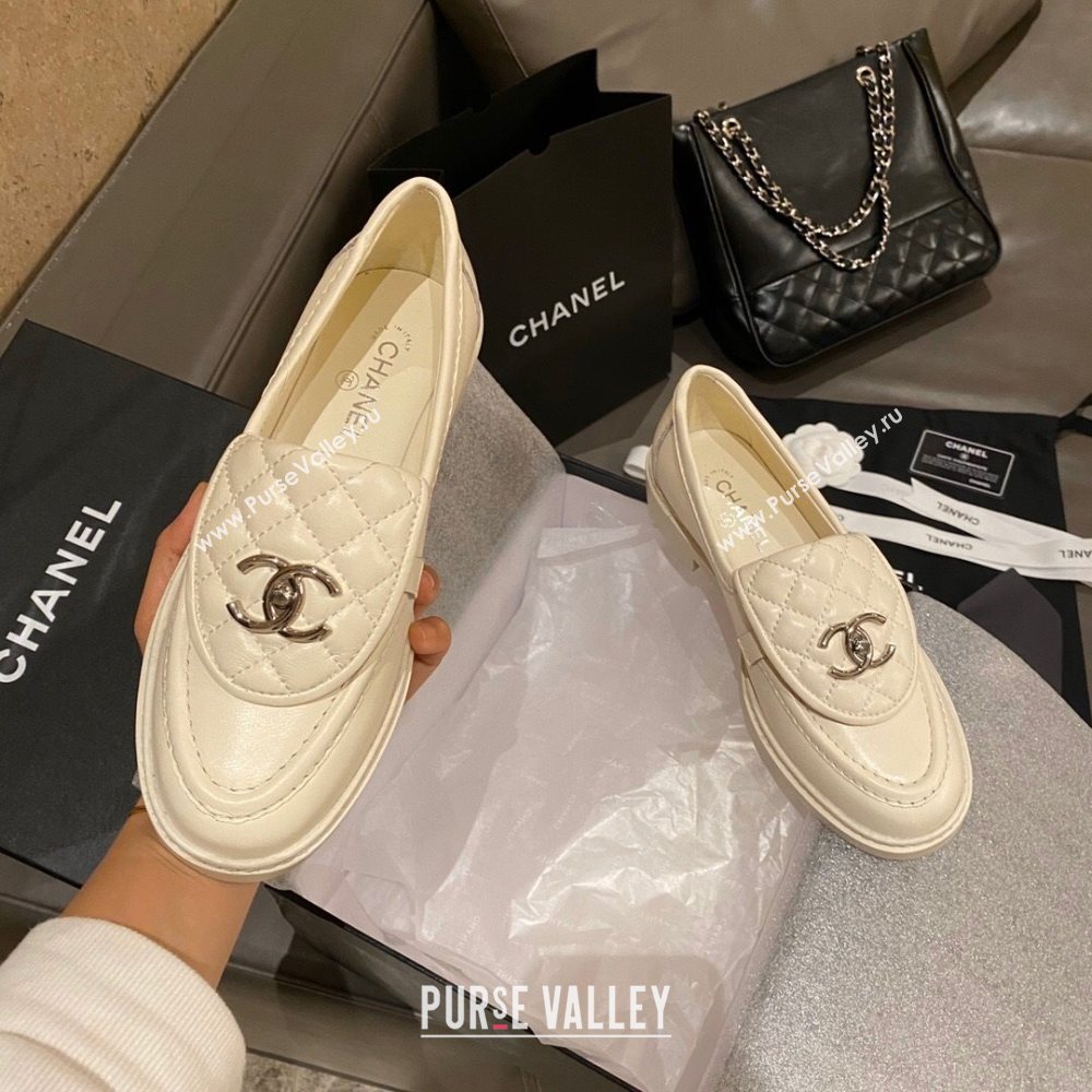 Chanel Leather Loafers with CC Foldover White 2020 (MD-20120278)