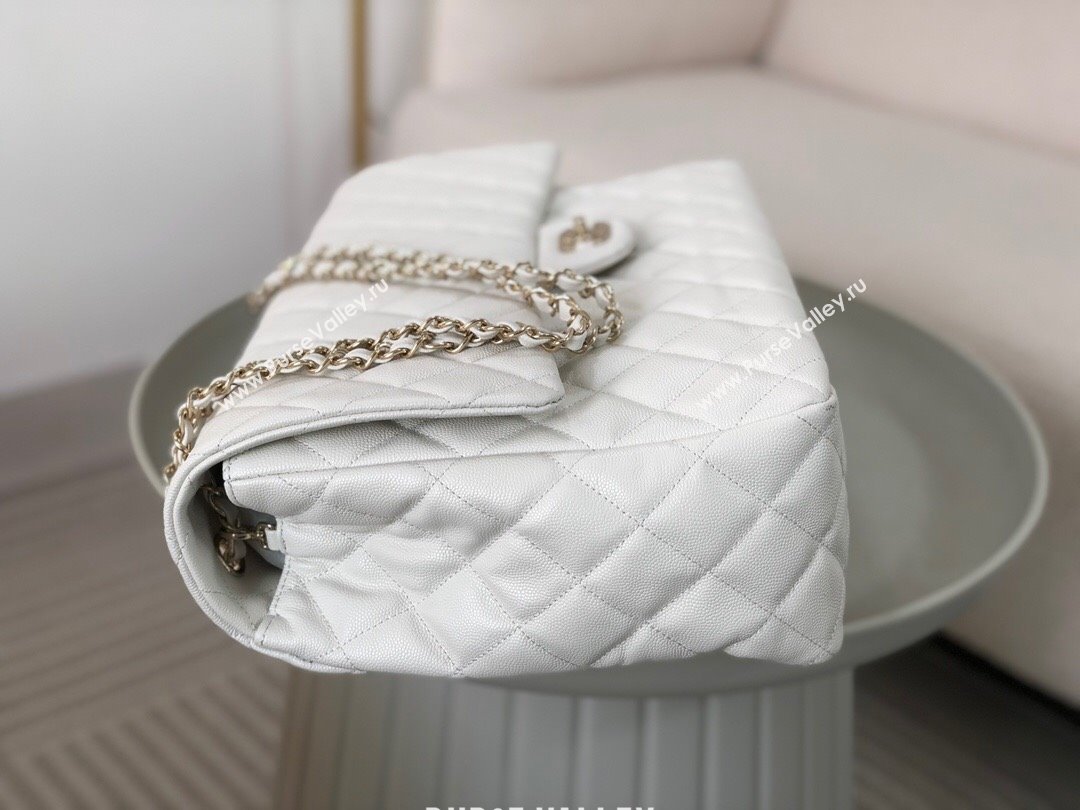 Chanel XXL Airline Travel Flap Bag in Grained Leather A4661 White/Light Gold 2024 Top (SM-23122124)