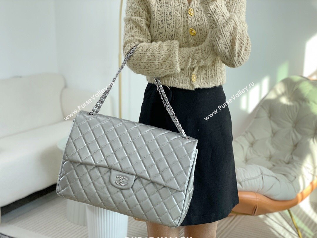 Chanel XXL Airline Travel Flap Bag in Smooth Calfskin A4661 Silver/Silver 2024 Top (SM-23122127)