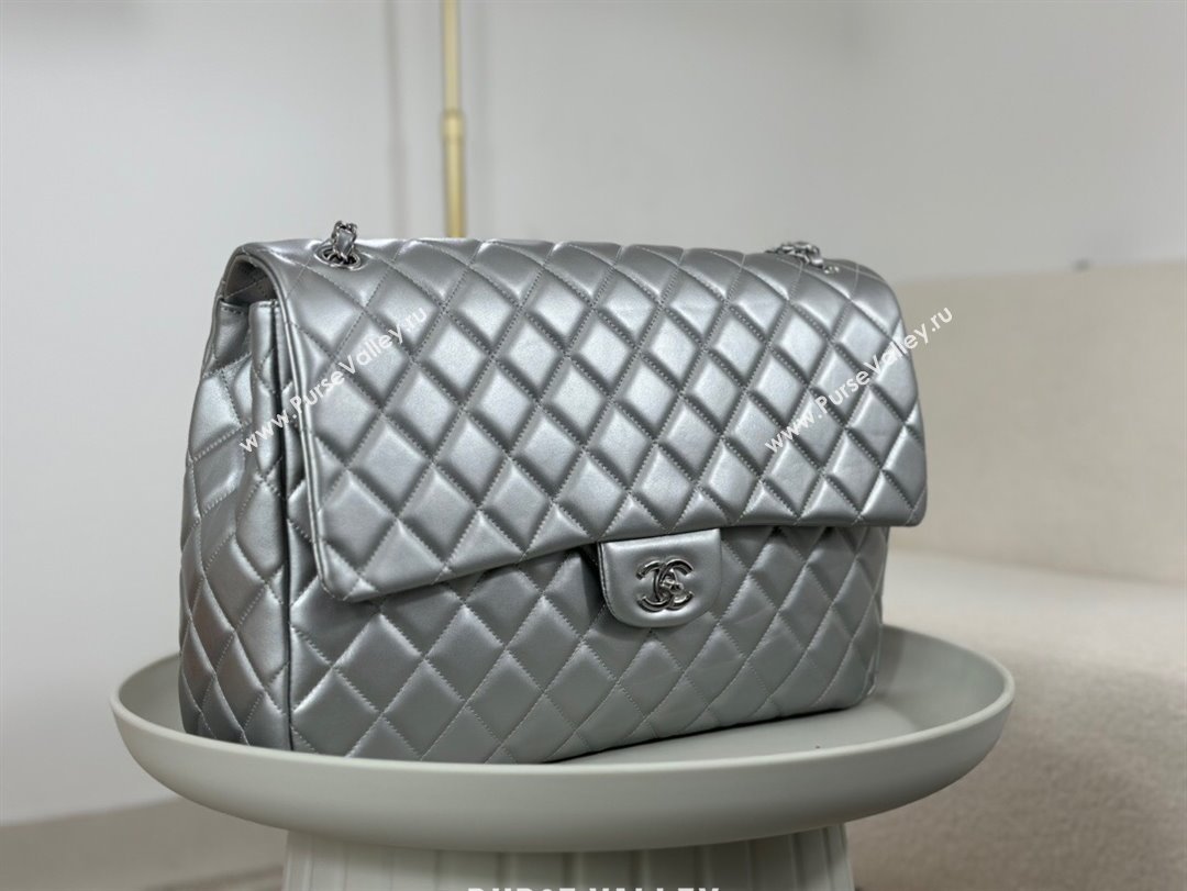 Chanel XXL Airline Travel Flap Bag in Smooth Calfskin A4661 Silver/Silver 2024 Top (SM-23122127)