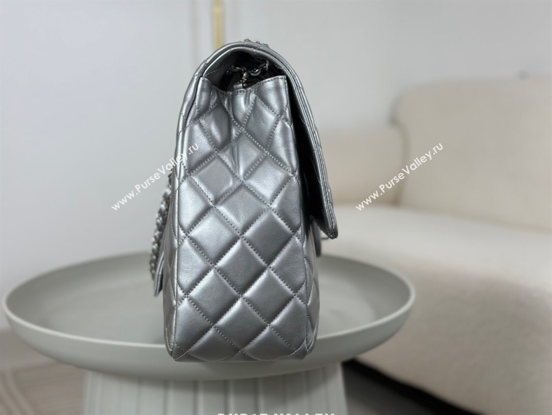 Chanel XXL Airline Travel Flap Bag in Smooth Calfskin A4661 Silver/Silver 2024 Top (SM-23122127)