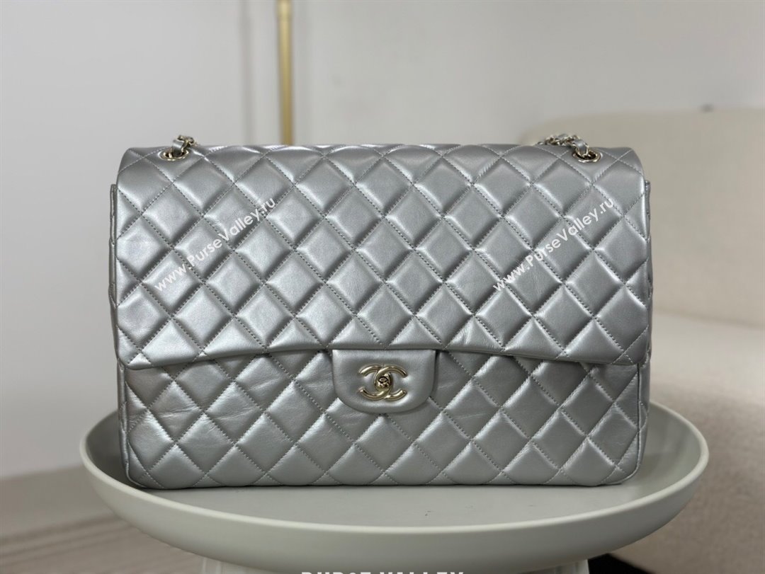 Chanel XXL Airline Travel Flap Bag in Smooth Calfskin A4661 Silver/Light Gold 2024 Top (SM-23122126)