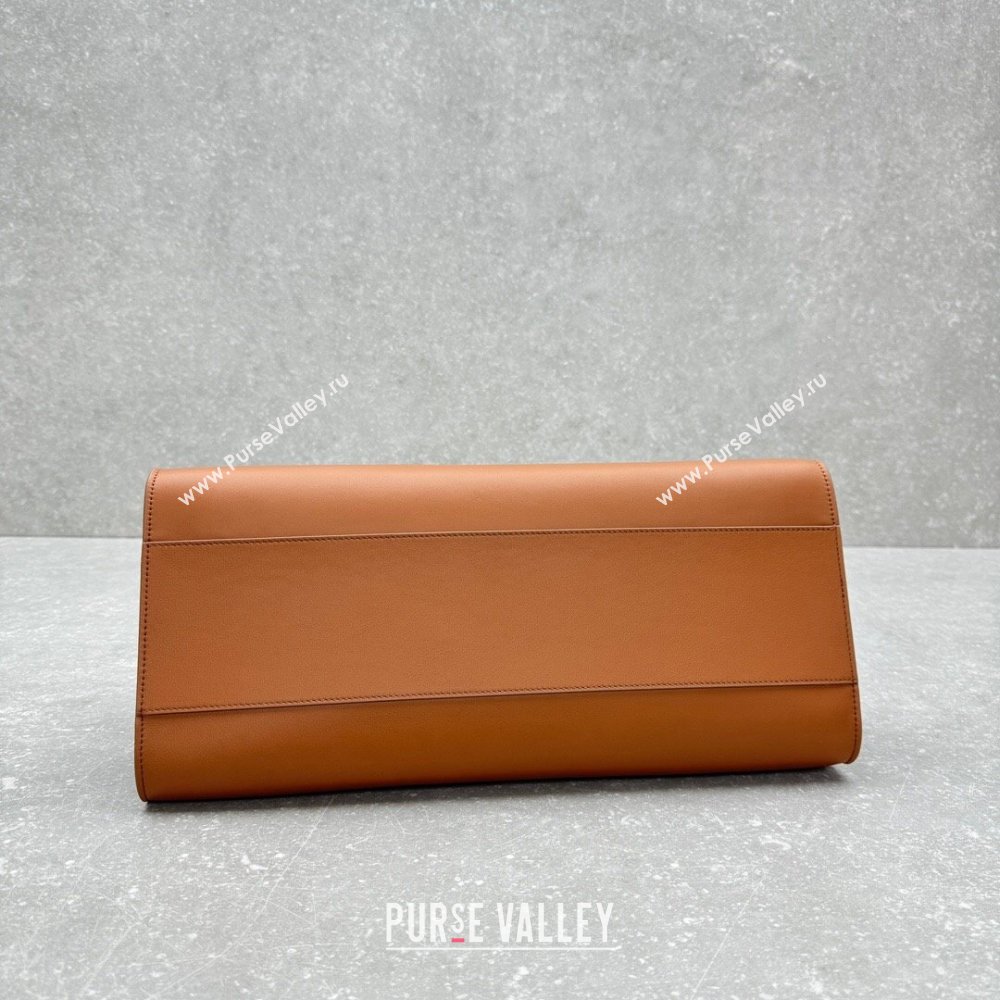 The Row Margaux Clutch in Smooth Leather Brown 2025 1843 (ningm-250408058)