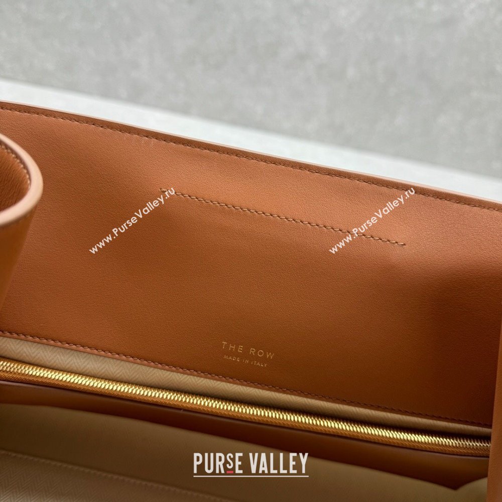 The Row Margaux Clutch in Smooth Leather Brown 2025 1843 (ningm-250408058)