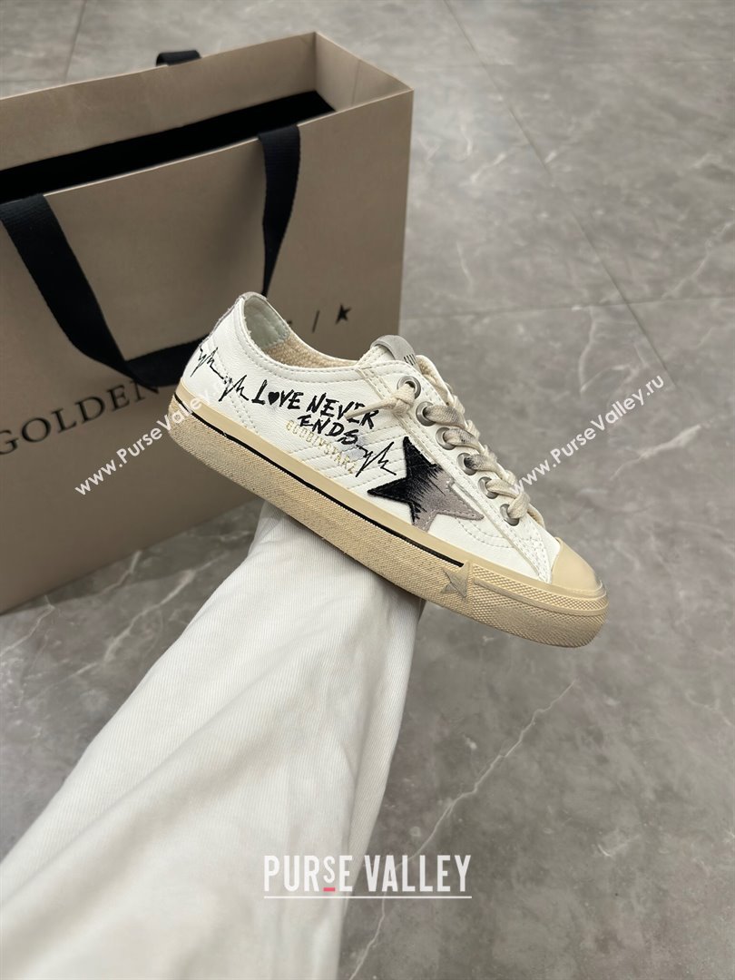 Golden Goose V-Star Sneakers in Leather with Signature White/Black 2024 0702 (13-240702116)