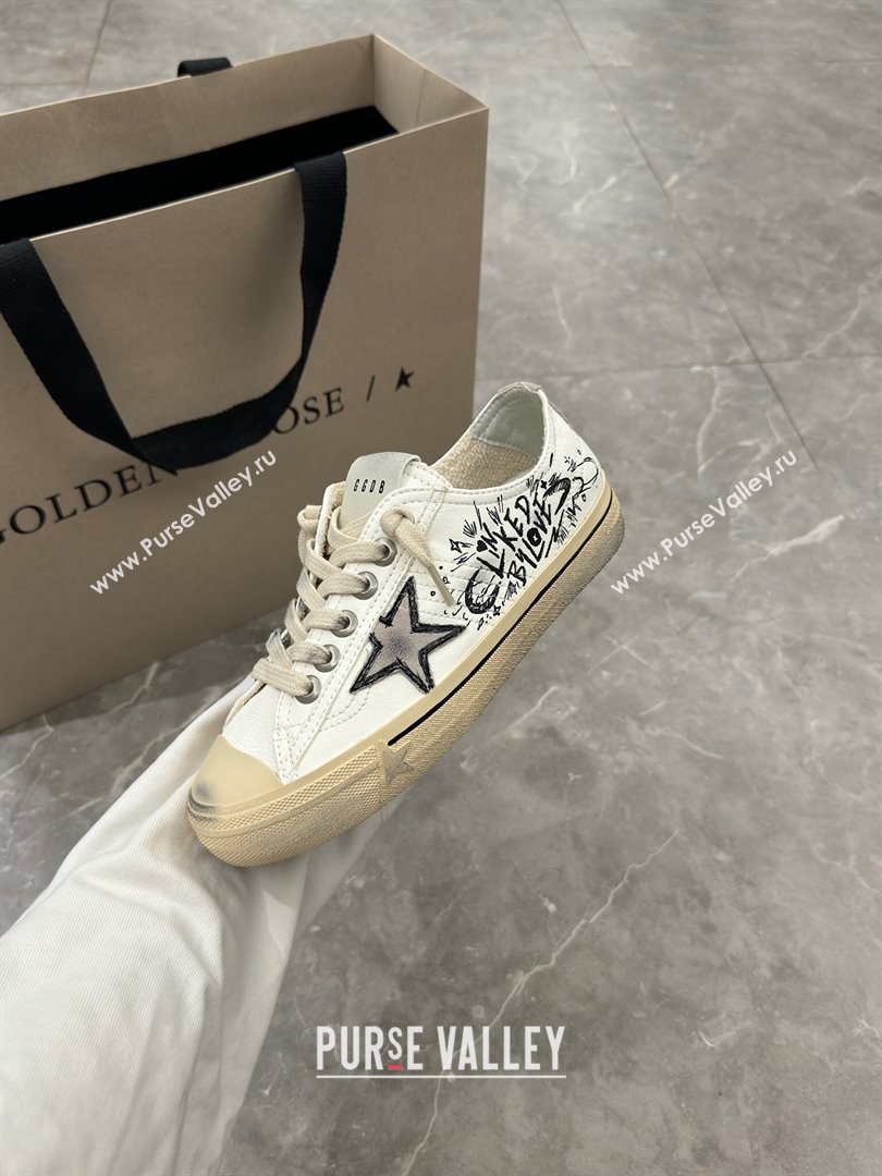 Golden Goose V-Star Sneakers in Leather with Signature White/Black 2024 0702 (13-240702116)