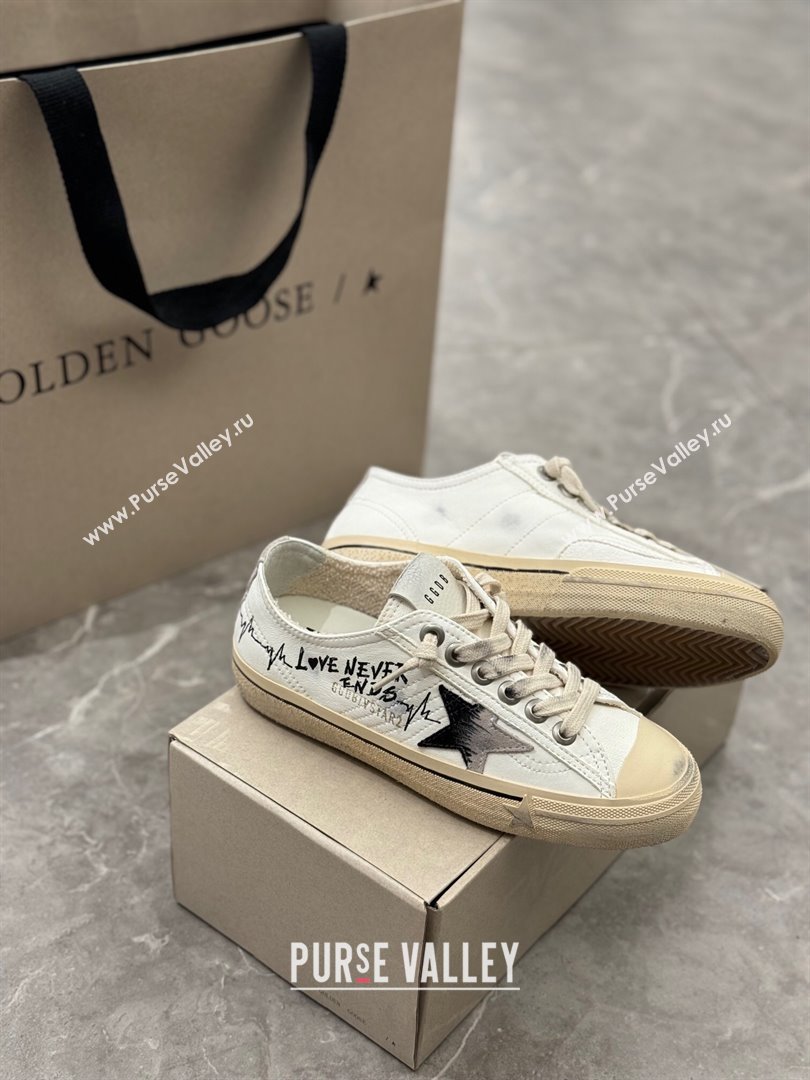 Golden Goose V-Star Sneakers in Leather with Signature White/Black 2024 0702 (13-240702116)