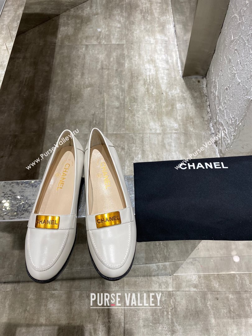 Chanel Calfskin Loafers with Logo Metal White 2020 (MD-20111231)