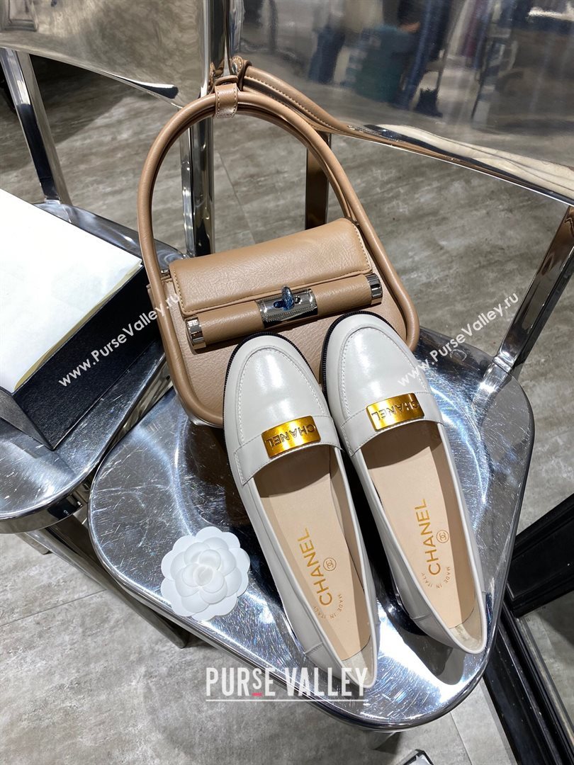 Chanel Calfskin Loafers with Logo Metal White 2020 (MD-20111231)