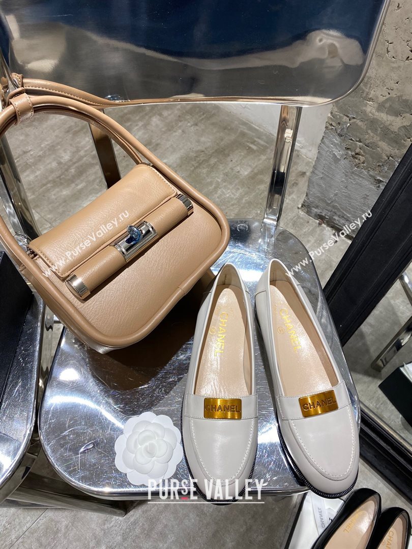 Chanel Calfskin Loafers with Logo Metal White 2020 (MD-20111231)