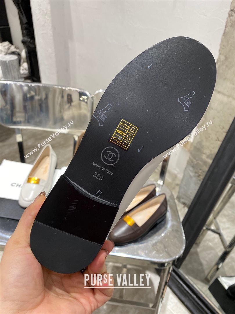 Chanel Calfskin Loafers with Logo Metal White 2020 (MD-20111231)