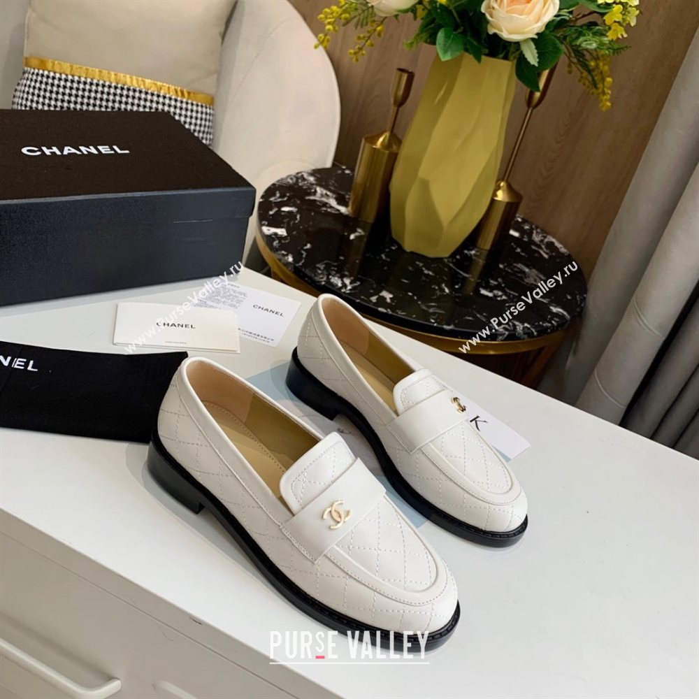 Chanel Quilted Lambskin Loafers with CC Band G36436 White 2020 (MD-20111236)
