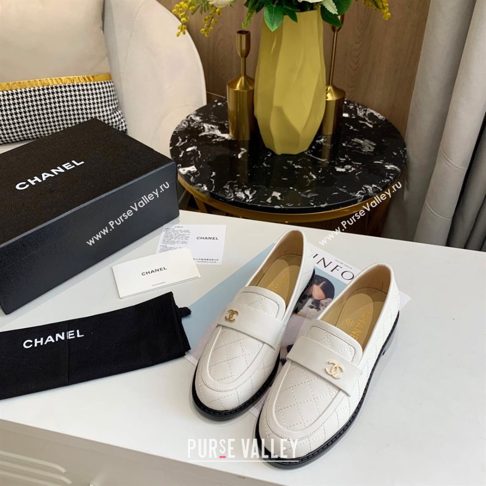 Chanel Quilted Lambskin Loafers with CC Band G36436 White 2020 (MD-20111236)