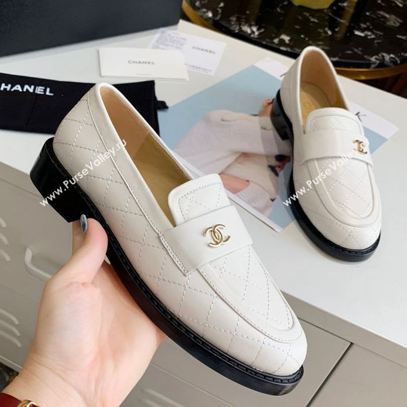 Chanel Quilted Lambskin Loafers with CC Band G36436 White 2020 (MD-20111236)
