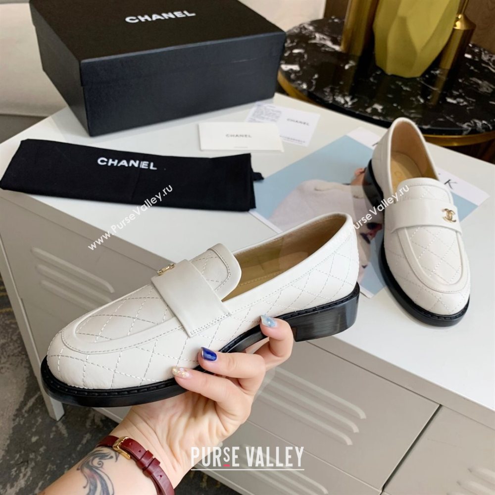 Chanel Quilted Lambskin Loafers with CC Band G36436 White 2020 (MD-20111236)