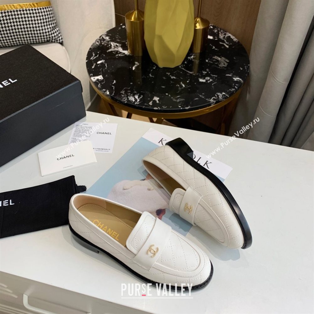 Chanel Quilted Lambskin Loafers with CC Band G36436 White 2020 (MD-20111236)