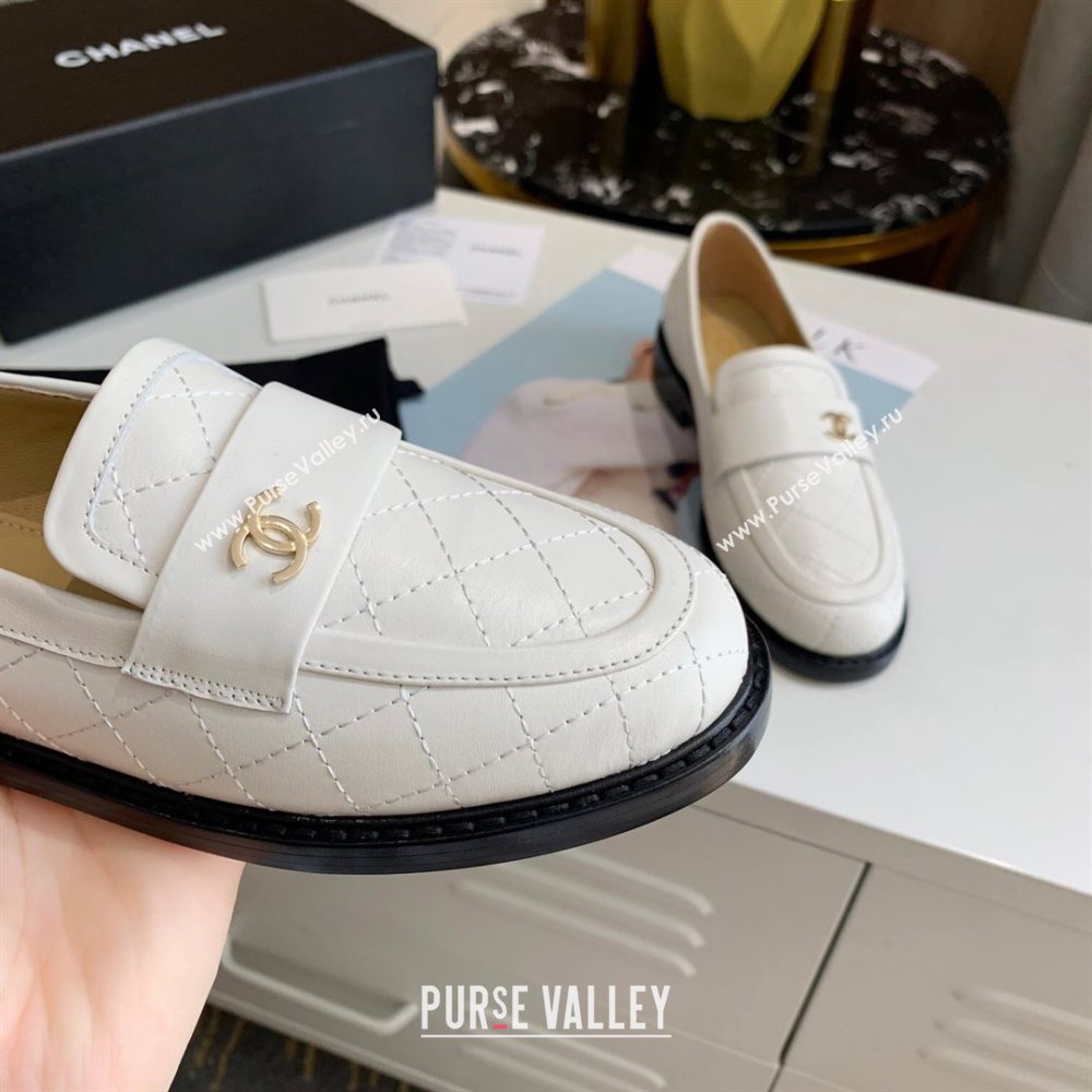 Chanel Quilted Lambskin Loafers with CC Band G36436 White 2020 (MD-20111236)