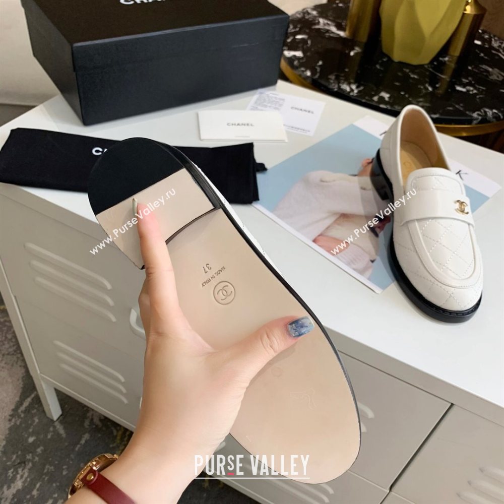 Chanel Quilted Lambskin Loafers with CC Band G36436 White 2020 (MD-20111236)