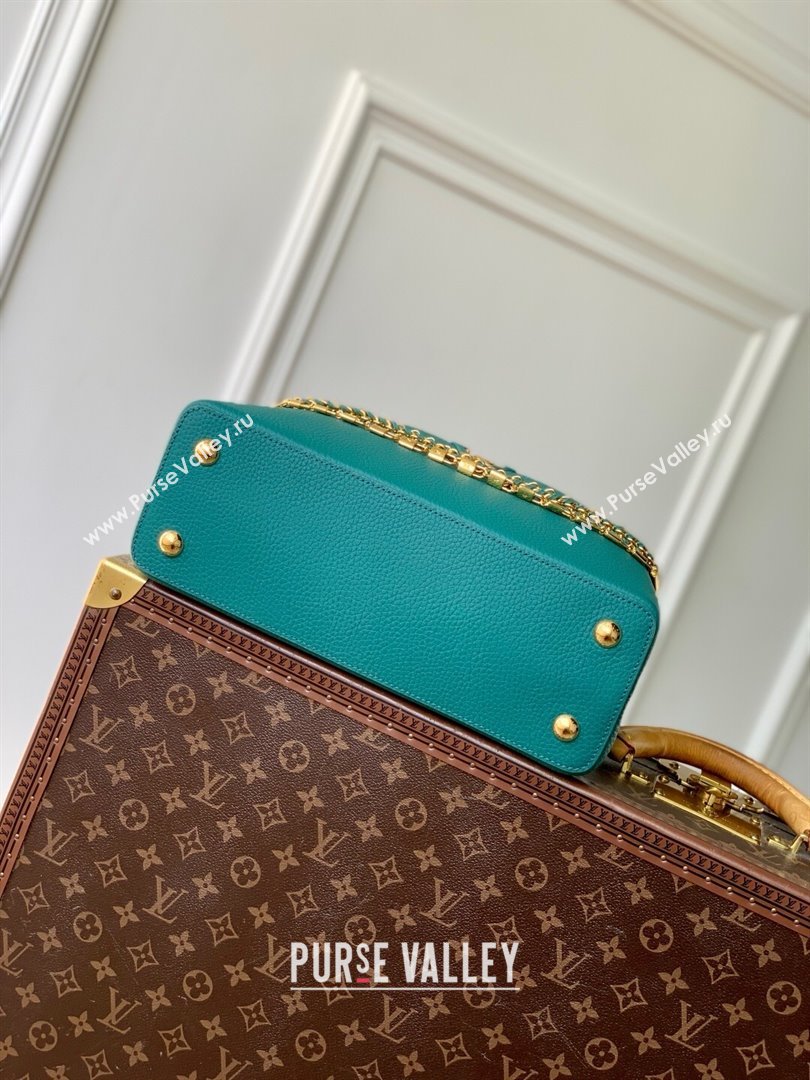 Louis Vuitton Capucines MM Bag with Mother-of-pearl Hardware in Green Taurillon Leather M11342 2025 (K-25021422)