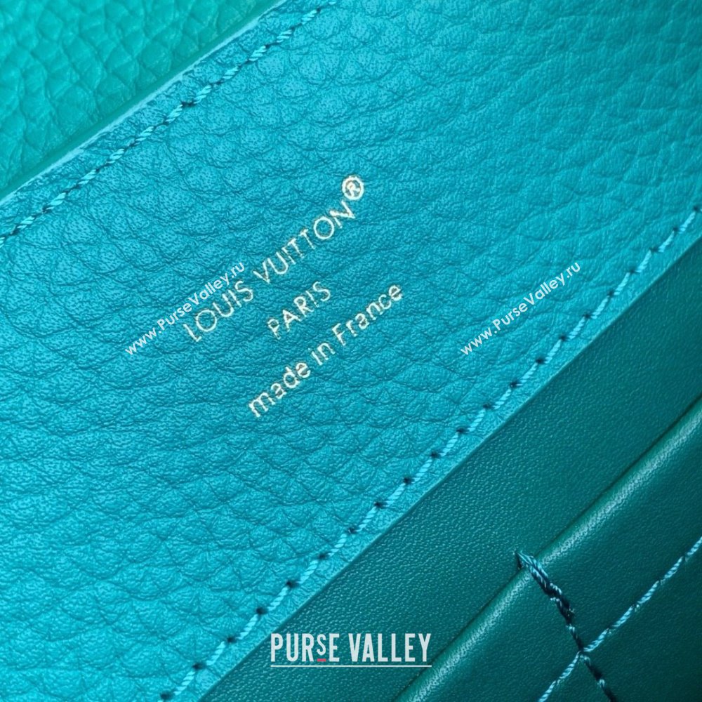Louis Vuitton Capucines MM Bag with Mother-of-pearl Hardware in Green Taurillon Leather M11342 2025 (K-25021422)