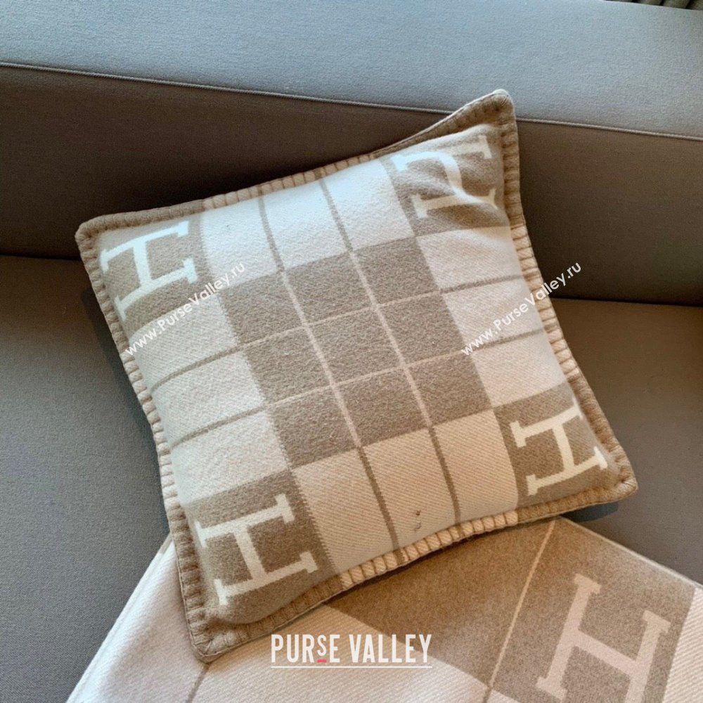 Hermes Avalon Wool Cashmere Blanket and Pillow H0412 Light Grey 2024 (SHUYA-24041203)
