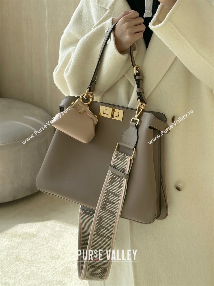 Fendi Peekaboo Soft Medium Bag in Cappuccino-coloured Leather Bag 80172 Dove Grey 2024 Top (CL-24102923)