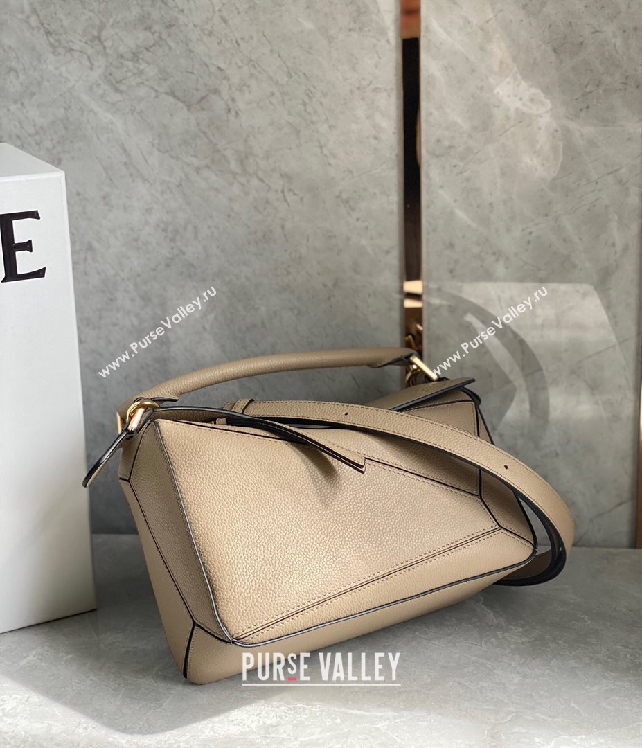 Loewe Small Puzzle Edge bag in Grained Calfskin Sand 2023 (NA-23111301)