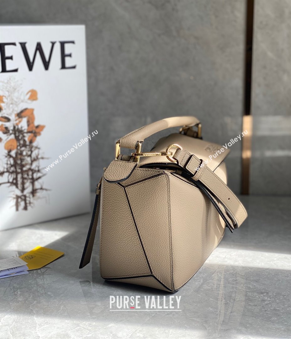 Loewe Small Puzzle Edge bag in Grained Calfskin Sand 2023 (NA-23111301)