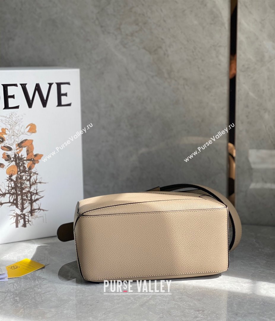 Loewe Small Puzzle Edge bag in Grained Calfskin Sand 2023 (NA-23111301)