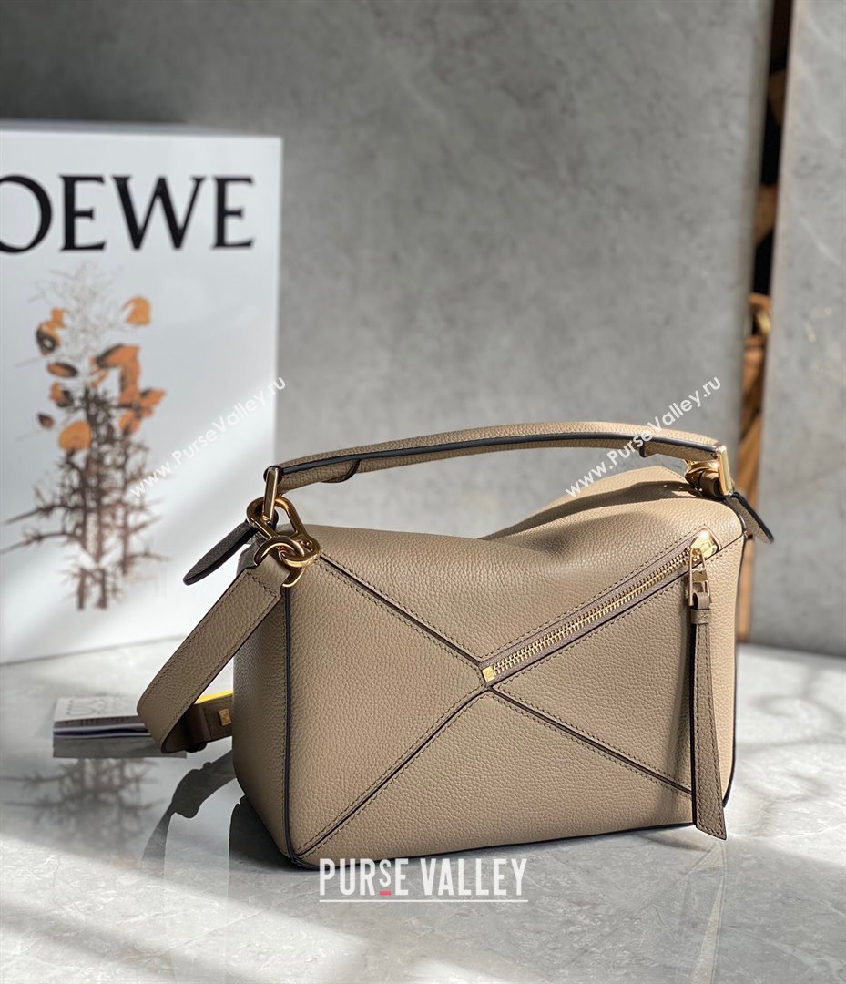 Loewe Small Puzzle Edge bag in Grained Calfskin Sand 2023 (NA-23111301)