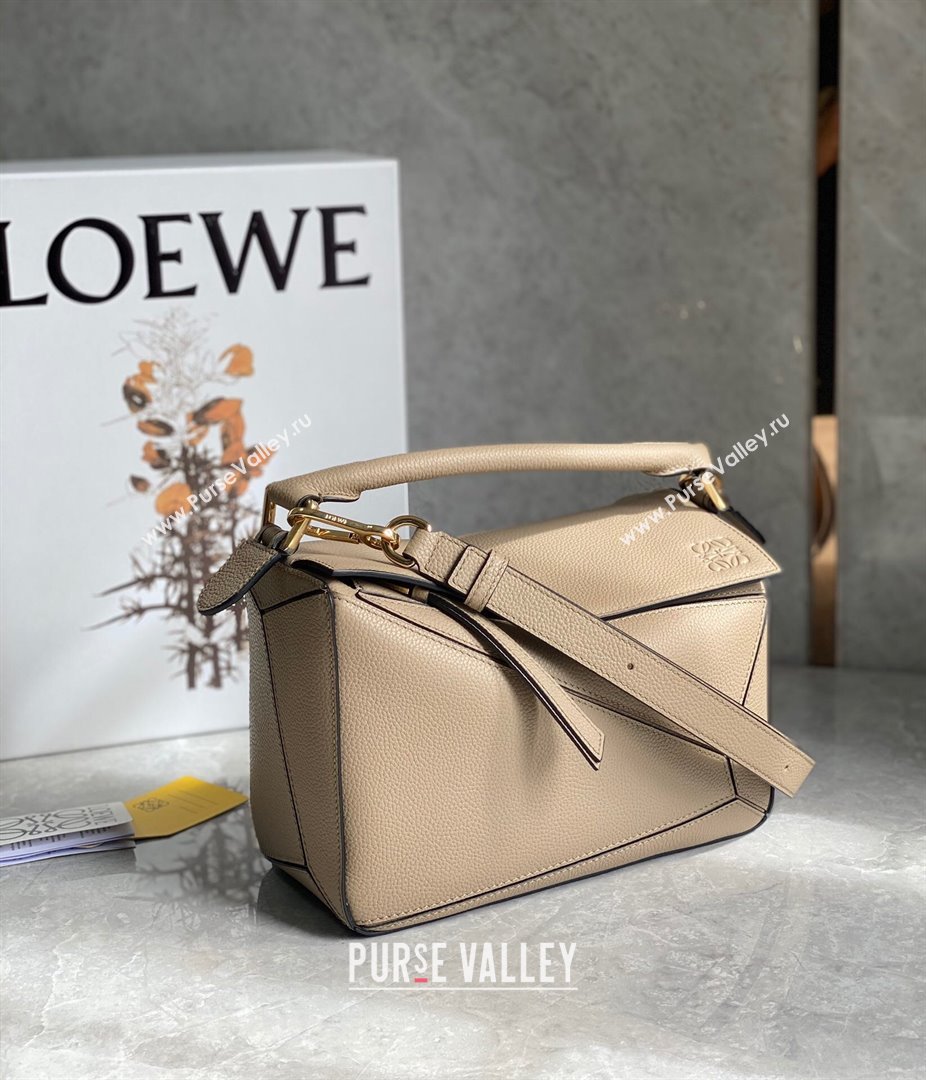 Loewe Small Puzzle Edge bag in Grained Calfskin Sand 2023 (NA-23111301)