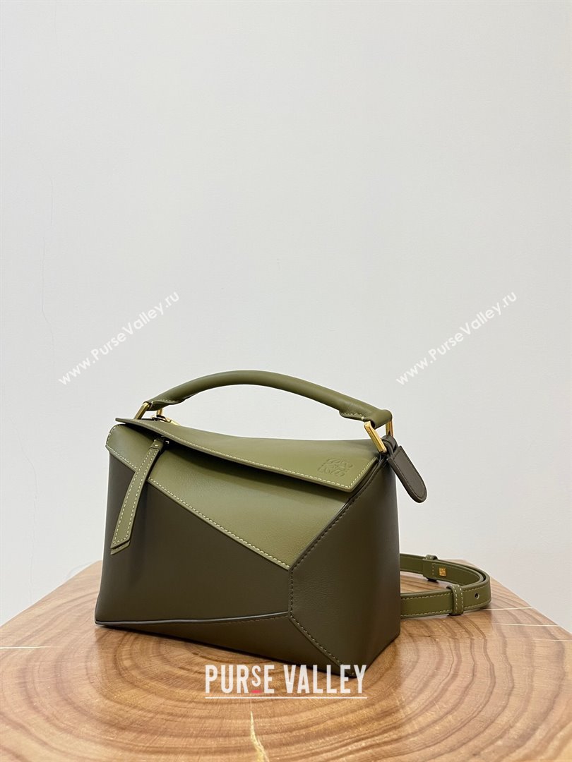 Loewe Small Puzzle Bag in Classic Calfskin 9311L Olive Green/Khaki Green 2023 TOP (KEKE-23122712)