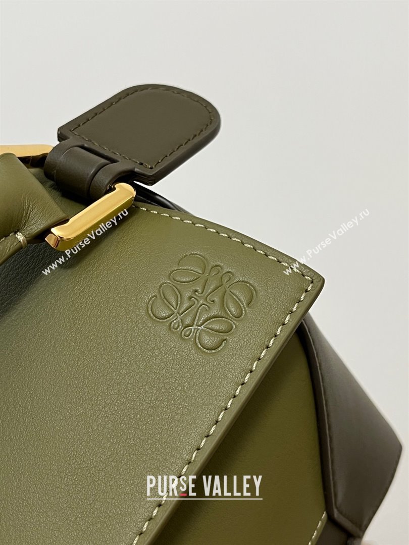 Loewe Small Puzzle Bag in Classic Calfskin 9311L Olive Green/Khaki Green 2023 TOP (KEKE-23122712)