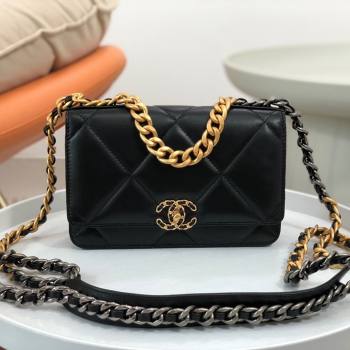 Chanel 19 Wallet On Chain WOC Bag in Lambskin AP3267 Black/Gold 2024 (SM-24060401)