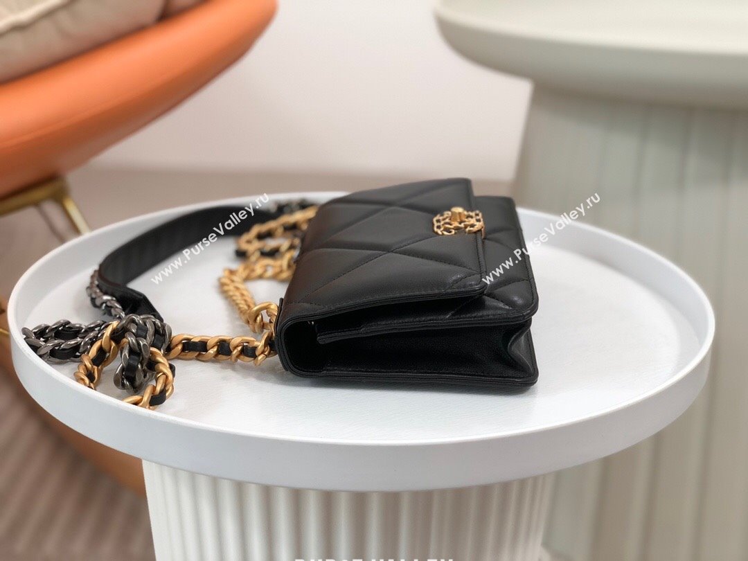 Chanel 19 Wallet On Chain WOC Bag in Lambskin AP3267 Black/Gold 2024 (SM-24060401)