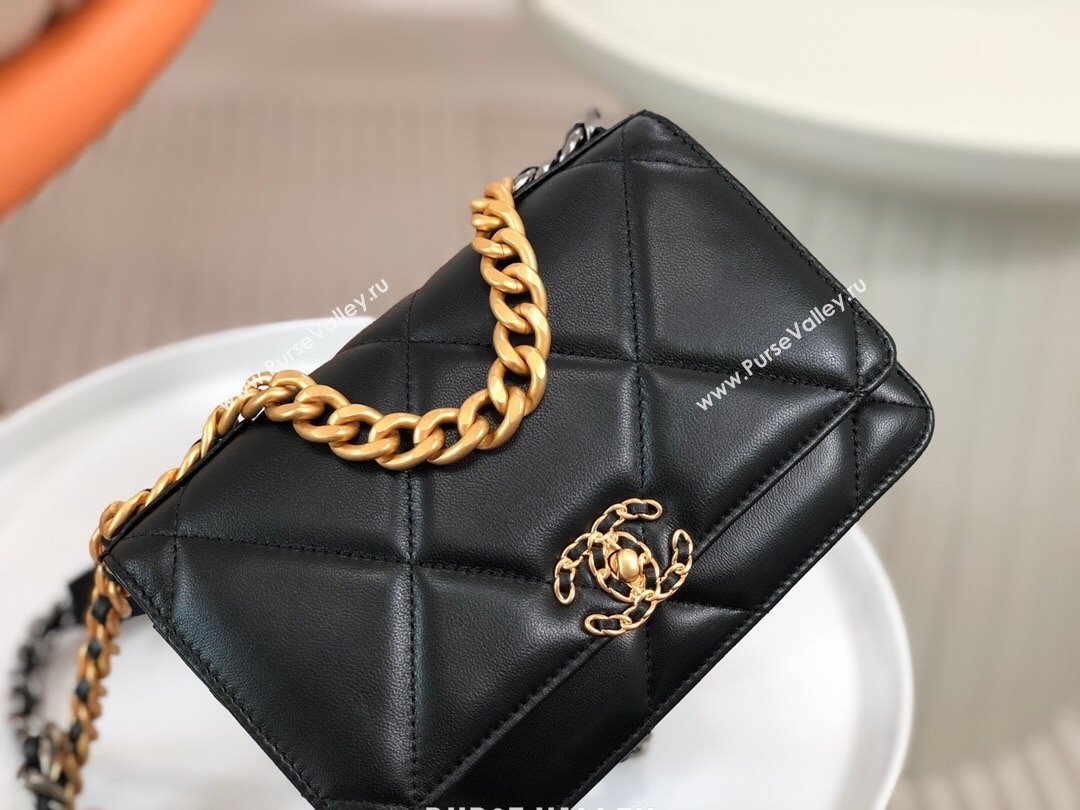 Chanel 19 Wallet On Chain WOC Bag in Lambskin AP3267 Black/Gold 2024 (SM-24060401)