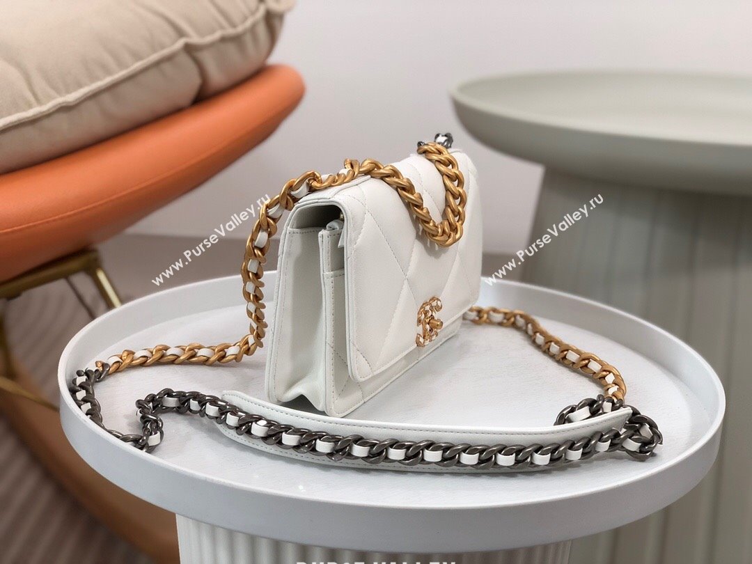 Chanel 19 Wallet On Chain WOC Bag in Lambskin AP3267 White/Gold 2024 (SM-24060403)