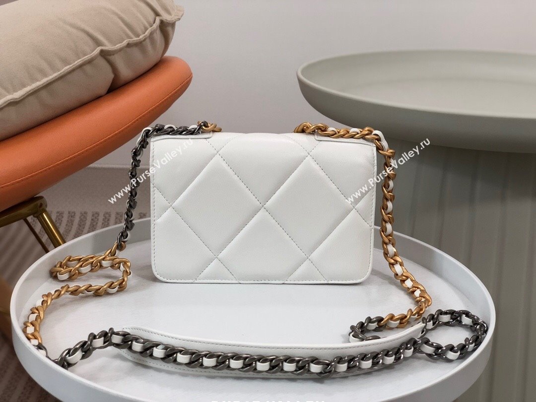 Chanel 19 Wallet On Chain WOC Bag in Lambskin AP3267 White/Gold 2024 (SM-24060403)