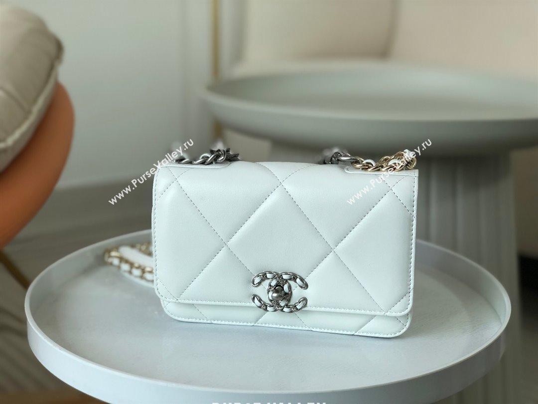 Chanel 19 Wallet On Chain WOC Bag in Lambskin AP3267 White/Silver 2024 (SM-24060404)