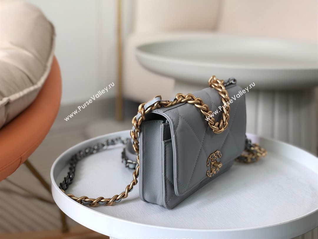 Chanel 19 Wallet On Chain WOC Bag in Lambskin AP3267 Grey/Gold 2024 (SM-24060405)