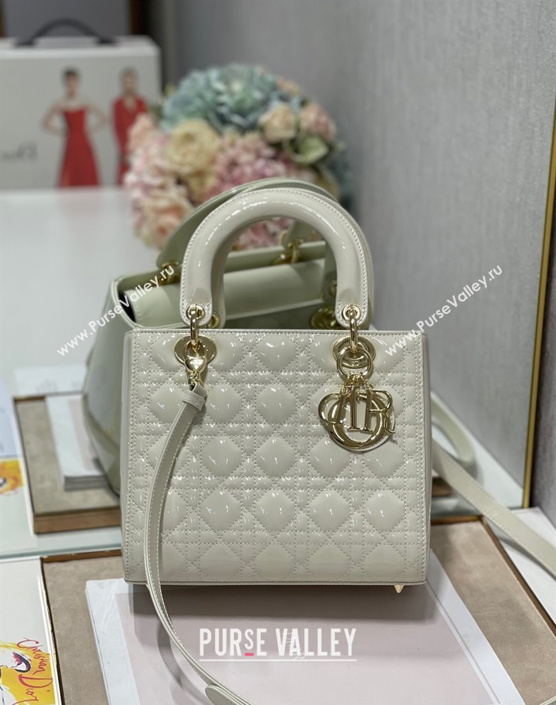 Dior Medium Lady Dior Bag in Cannage Patent Leather 44532 White/Gold 2024 (DMZ-24041626)