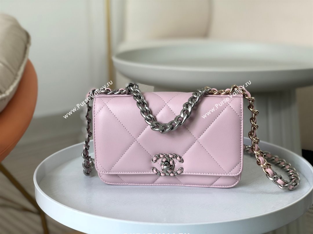 Chanel 19 Wallet On Chain WOC Bag in Lambskin AP3267 Pink/Silver 2024 (SM-24060408)