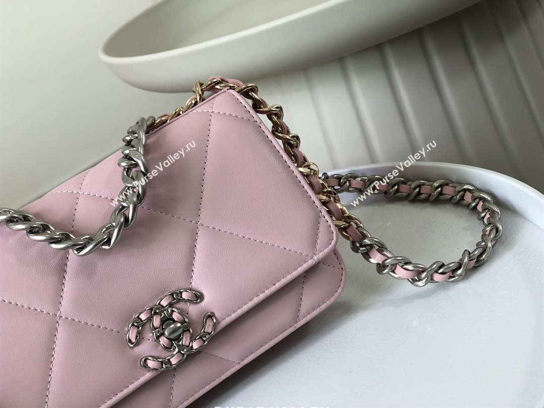 Chanel 19 Wallet On Chain WOC Bag in Lambskin AP3267 Pink/Silver 2024 (SM-24060408)