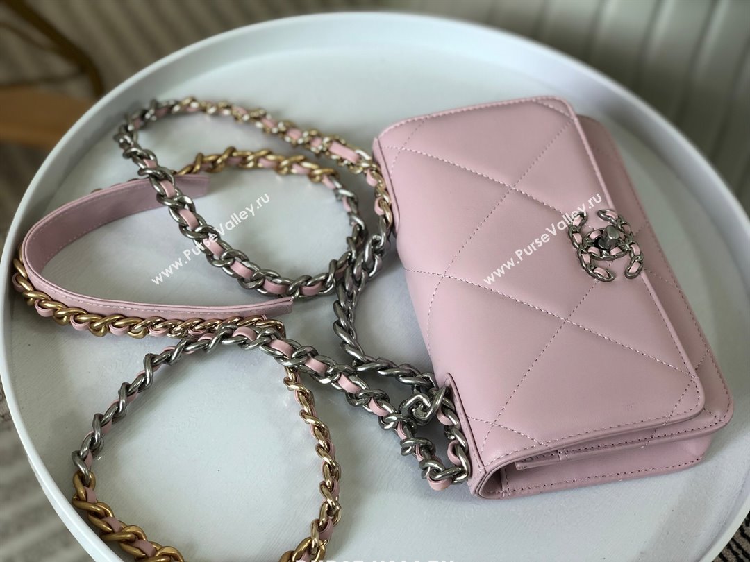 Chanel 19 Wallet On Chain WOC Bag in Lambskin AP3267 Pink/Silver 2024 (SM-24060408)