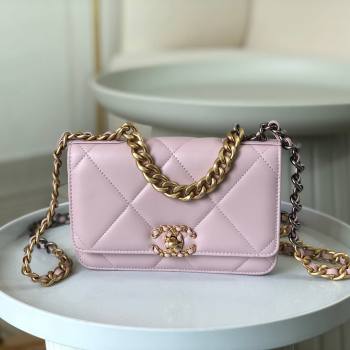 Chanel 19 Wallet On Chain WOC Bag in Lambskin AP3267 Pink/Gold 2024 (SM-24060407)