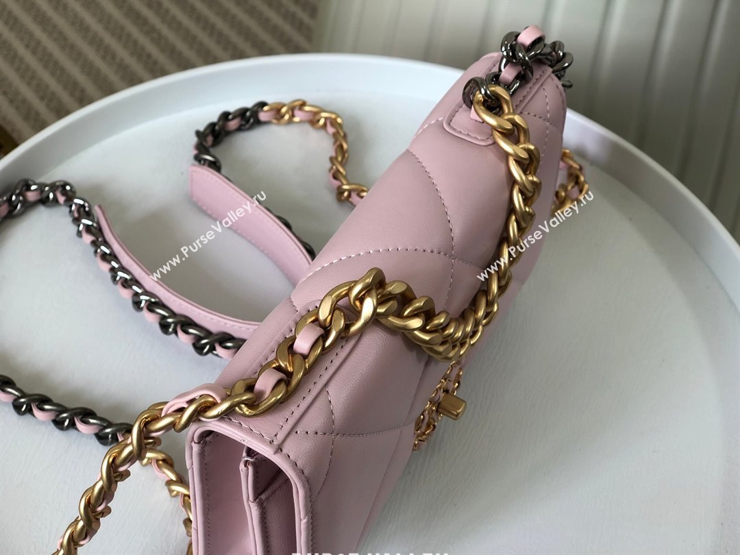 Chanel 19 Wallet On Chain WOC Bag in Lambskin AP3267 Pink/Gold 2024 (SM-24060407)