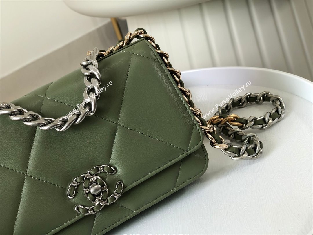 Chanel 19 Wallet On Chain WOC Bag in Lambskin AP3267 Green/Silver 2024 (SM-24060410)