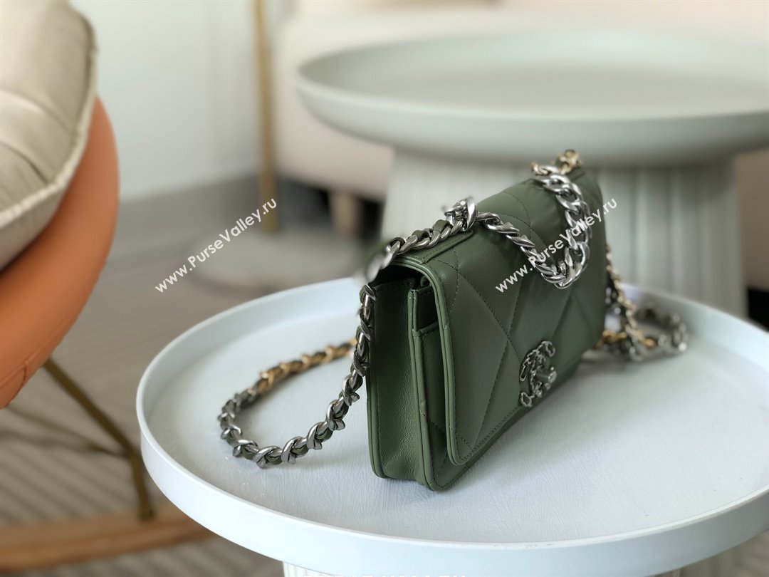 Chanel 19 Wallet On Chain WOC Bag in Lambskin AP3267 Green/Silver 2024 (SM-24060410)